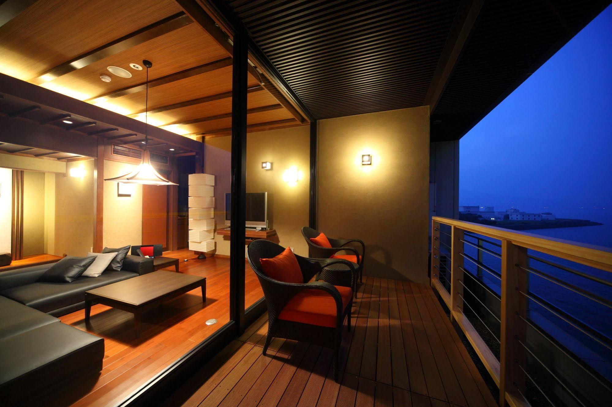 Amane Resort Seikai Beppu Exterior foto A balcony in a house