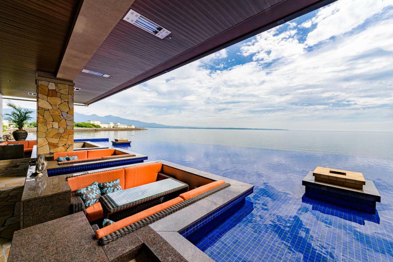 Amane Resort Seikai Beppu Exterior foto Infinity pool at the hotel